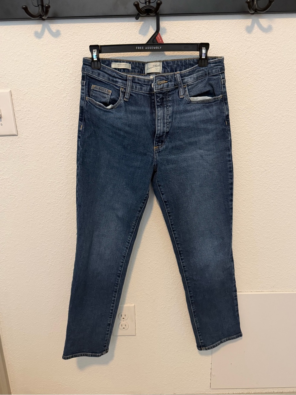 Universal women slim fit jeans